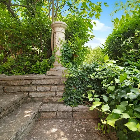 Glicine Villa *